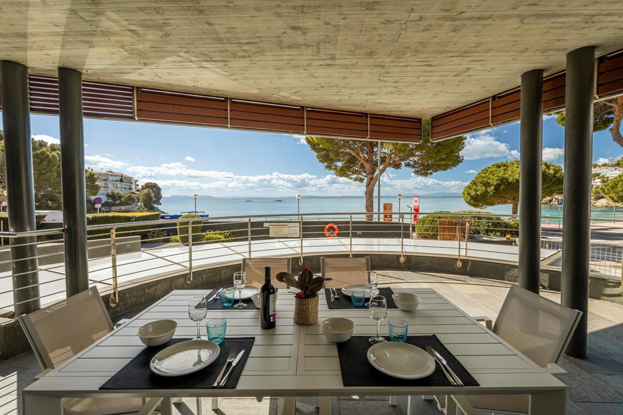 Apartamento Con Gran Terraza Delante Del Mar Roses Exterior foto